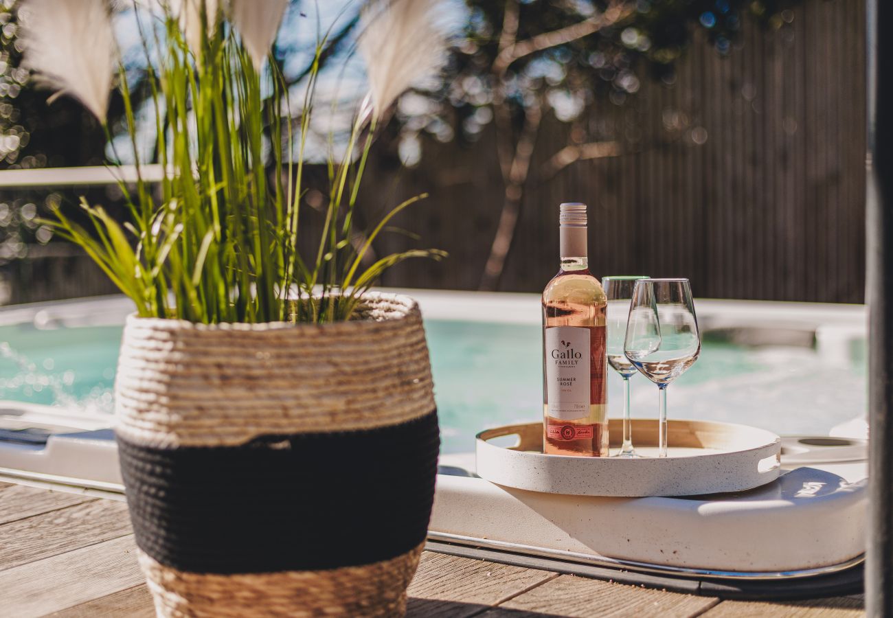 Casa a Bishopsteignton - The Curlews - Waterside, boutique home with 10 person spa