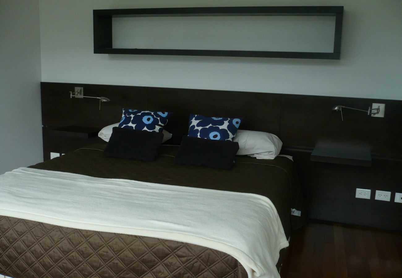 Casa a San Carlos de Bariloche - ARE07 MODERNA CASA UBICADA EN ARELAUQUEN CON VISTA AL LAGO Y A LA MONTAÑA