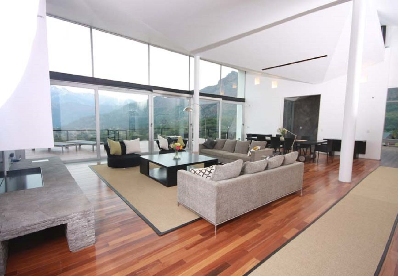 Casa a San Carlos de Bariloche - ARE07 MODERNA CASA UBICADA EN ARELAUQUEN CON VISTA AL LAGO Y A LA MONTAÑA