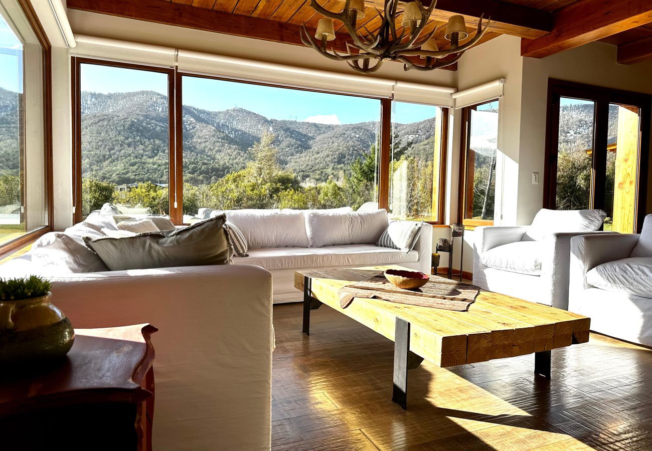 Casa a San Carlos de Bariloche - ARE17 CASA MODERNA CON ESTILO PATAGÓNICO