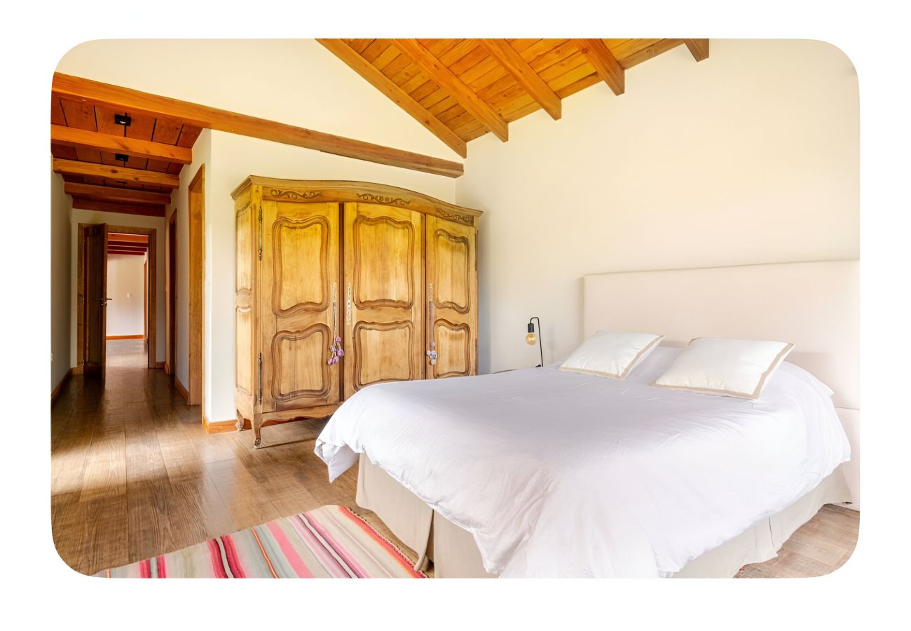 Casa a San Carlos de Bariloche - ARE17 CASA MODERNA CON ESTILO PATAGÓNICO