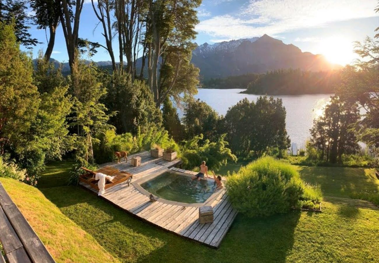 Casa a San Carlos de Bariloche - MORE06C Espectacular casa a orillas del lago Moreno con muelle y jacuzzi exterior