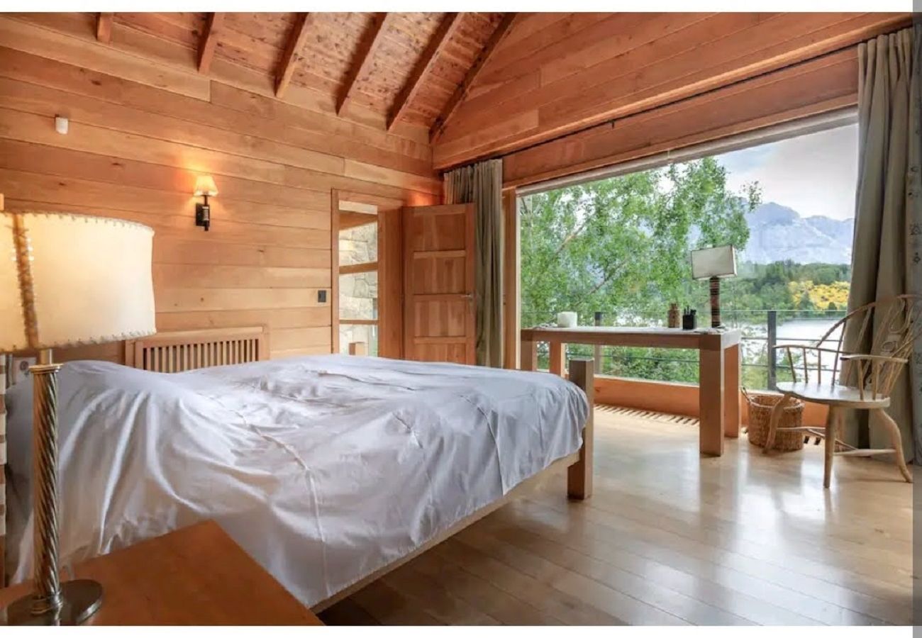Casa a San Carlos de Bariloche - MORE06C Espectacular casa a orillas del lago Moreno con muelle y jacuzzi exterior