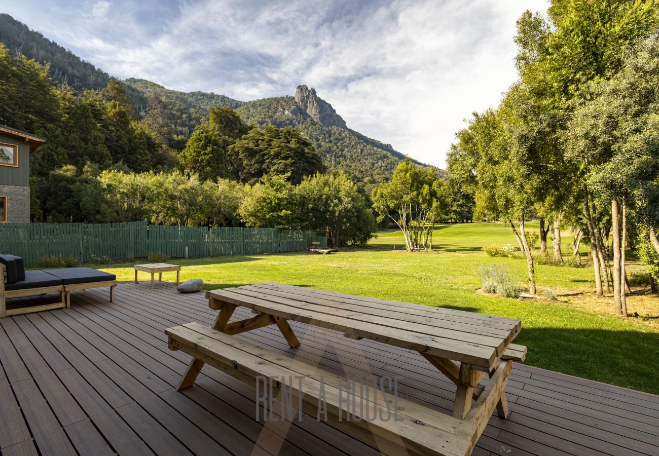 Casa a San Carlos de Bariloche - ARE32 - DIVINA CASA SOBRE EL GOLF DE ARELAUQUEN