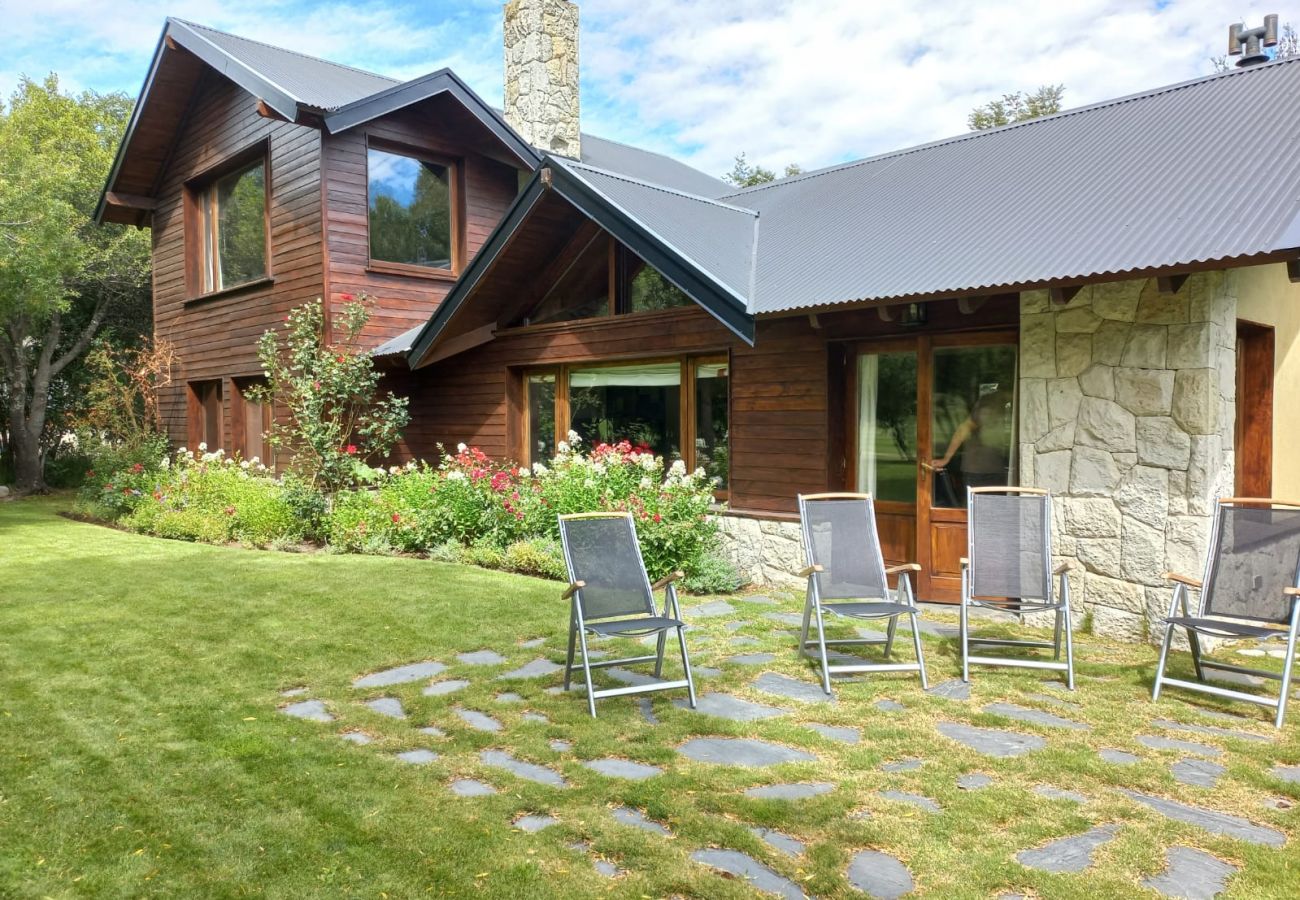 Casa a San Carlos de Bariloche - ARE41 CASA EN ARELAUQUEN CON SALIDA DIRECTA A LA CANCHA DE GOLF