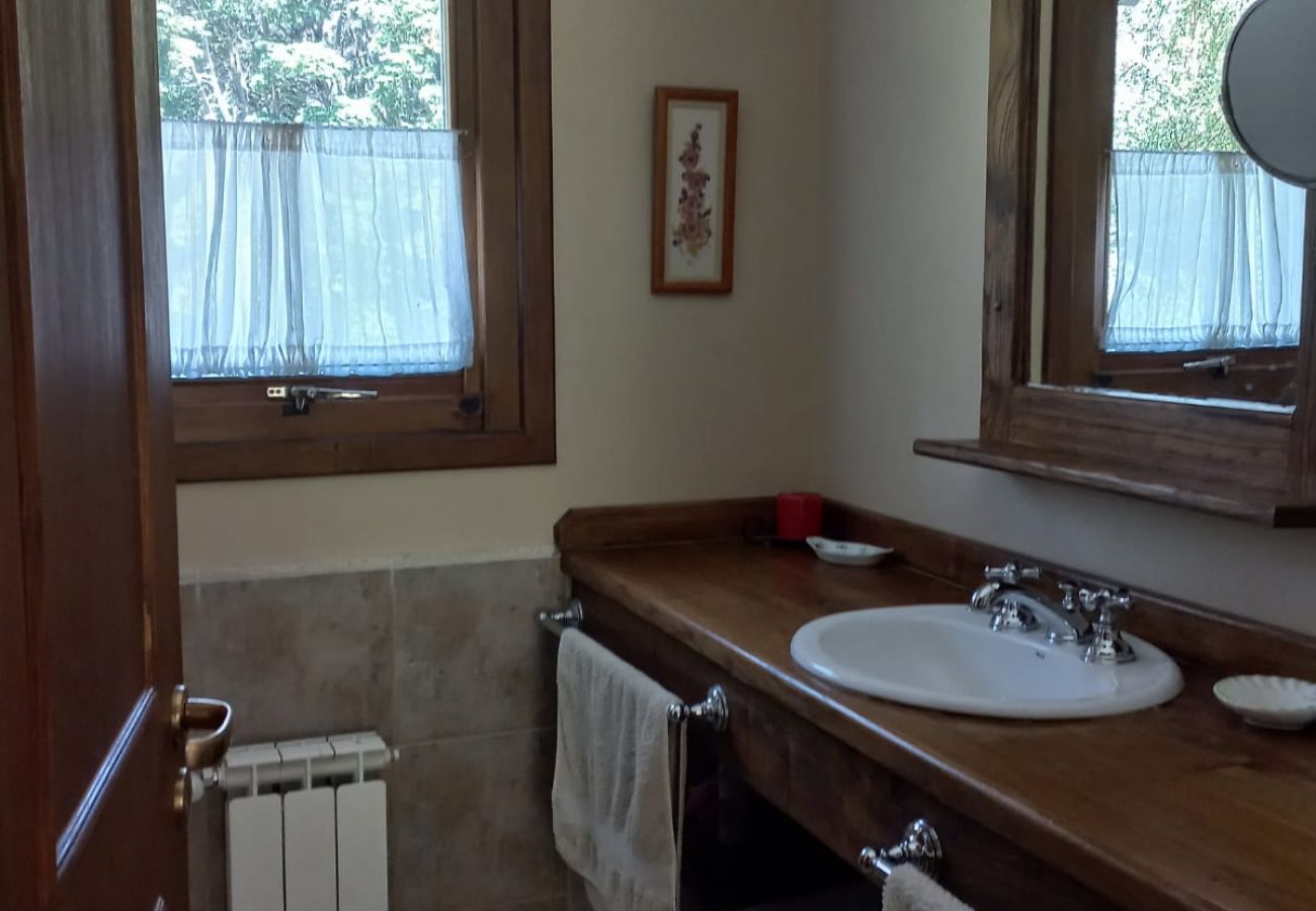 Casa a San Carlos de Bariloche - ARE41 CASA EN ARELAUQUEN CON SALIDA DIRECTA A LA CANCHA DE GOLF