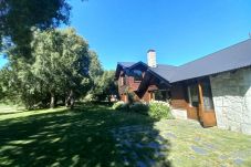 Casa a San Carlos de Bariloche - ARE41 CASA EN ARELAUQUEN CON SALIDA DIRECTA A LA CANCHA DE GOLF