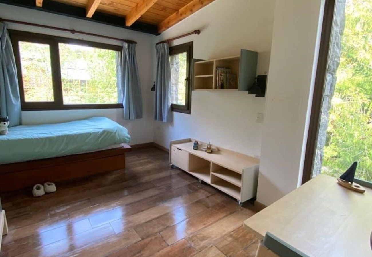 Casa a San Carlos de Bariloche - MORE25 Espectacular casa moderna, con costa de lago y pileta climatizada