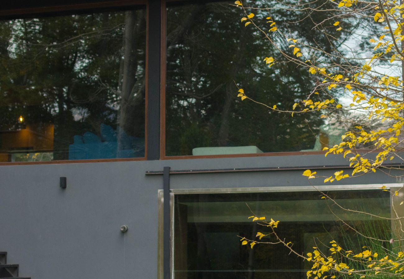 Casa a San Carlos de Bariloche - MORE25 Espectacular casa moderna, con costa de lago y pileta climatizada