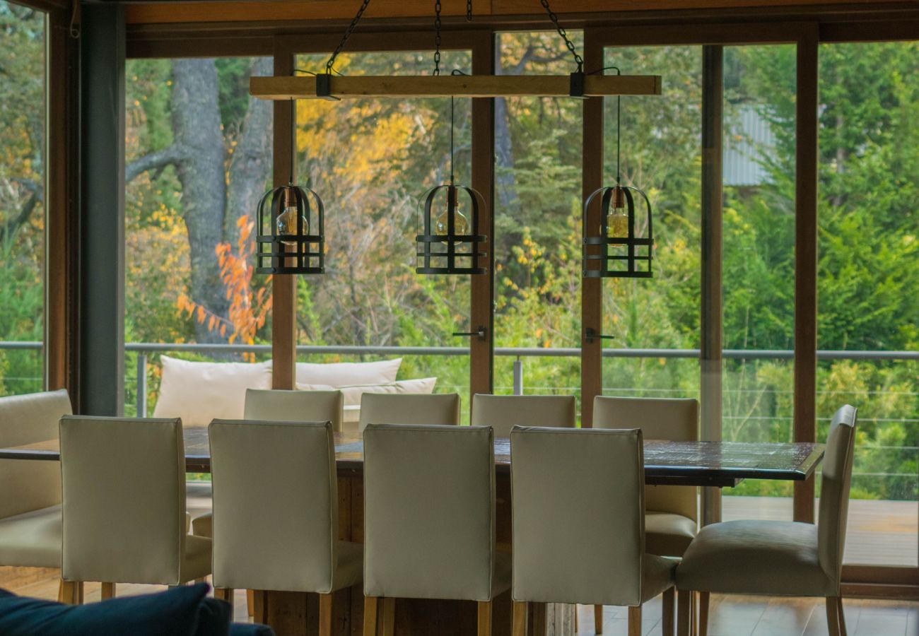 Casa a San Carlos de Bariloche - MORE25 Espectacular casa moderna, con costa de lago y pileta climatizada