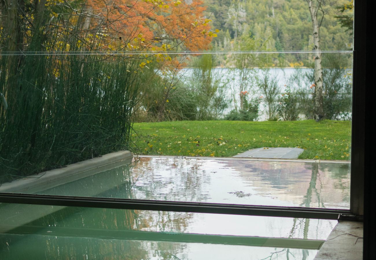 Casa a San Carlos de Bariloche - MORE25 Espectacular casa moderna, con costa de lago y pileta climatizada