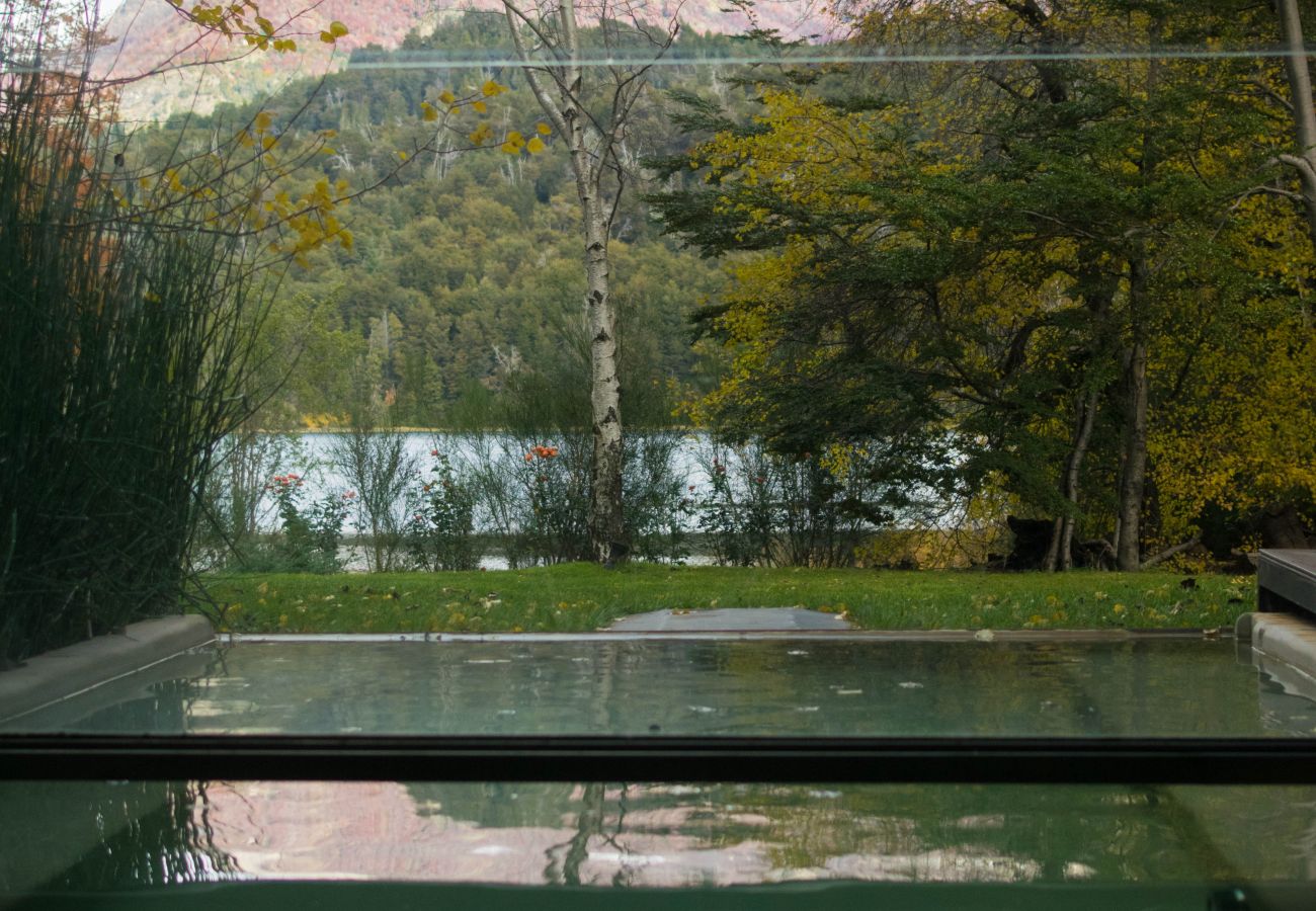 Casa a San Carlos de Bariloche - MORE25 Espectacular casa moderna, con costa de lago y pileta climatizada