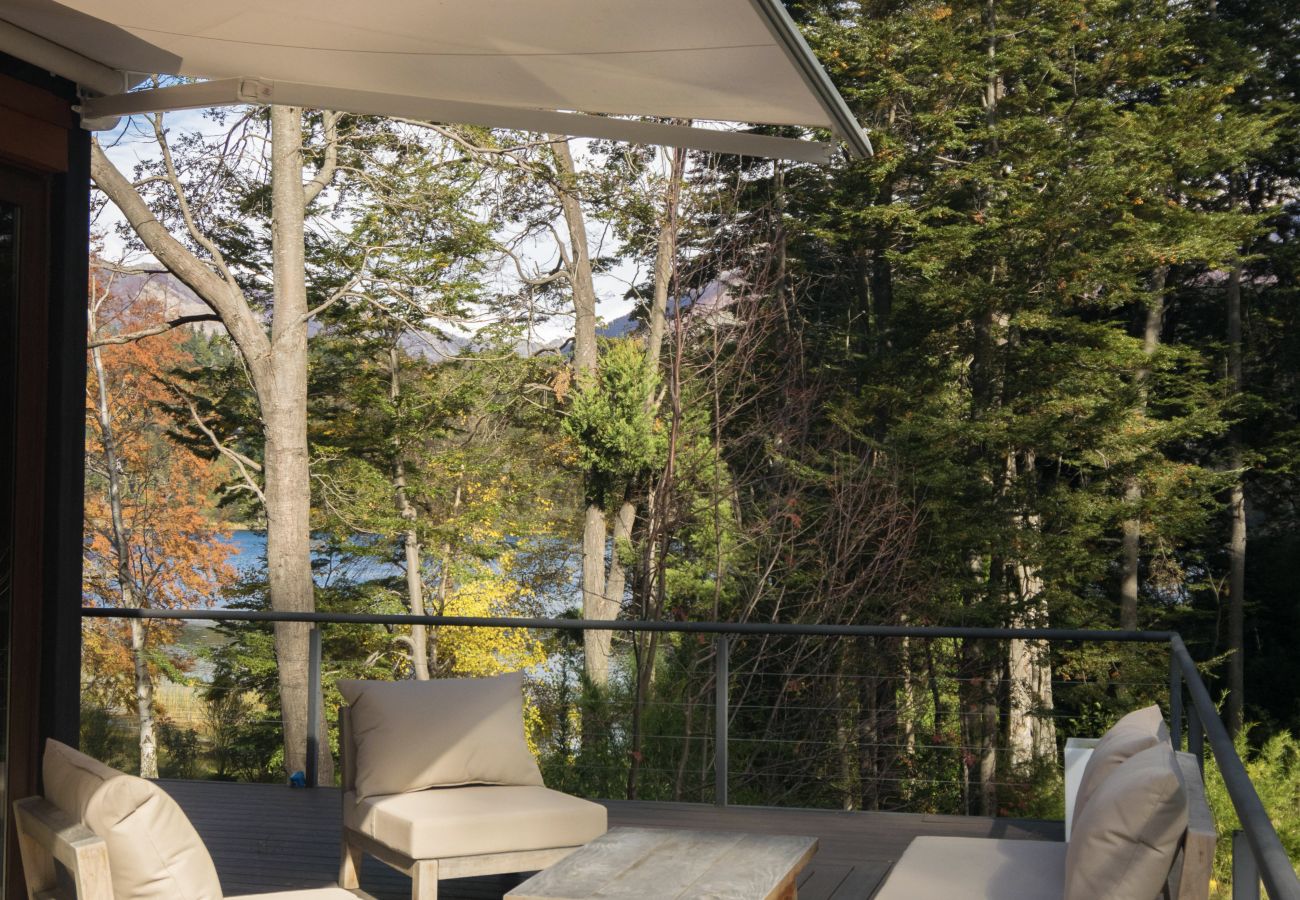 Casa a San Carlos de Bariloche - MORE25 Espectacular casa moderna, con costa de lago y pileta climatizada