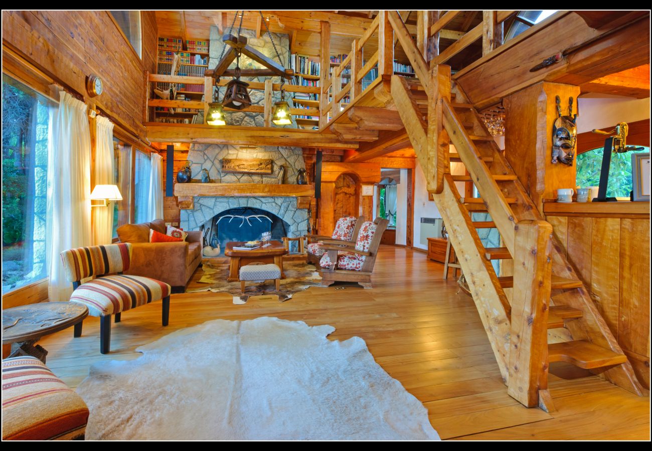 Casa a San Carlos de Bariloche - CAS03 Espectacular casona de 600 metros en un entorno único