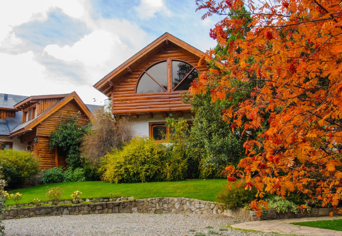 Casa a San Carlos de Bariloche - CAS03 Espectacular casona de 600 metros en un entorno único