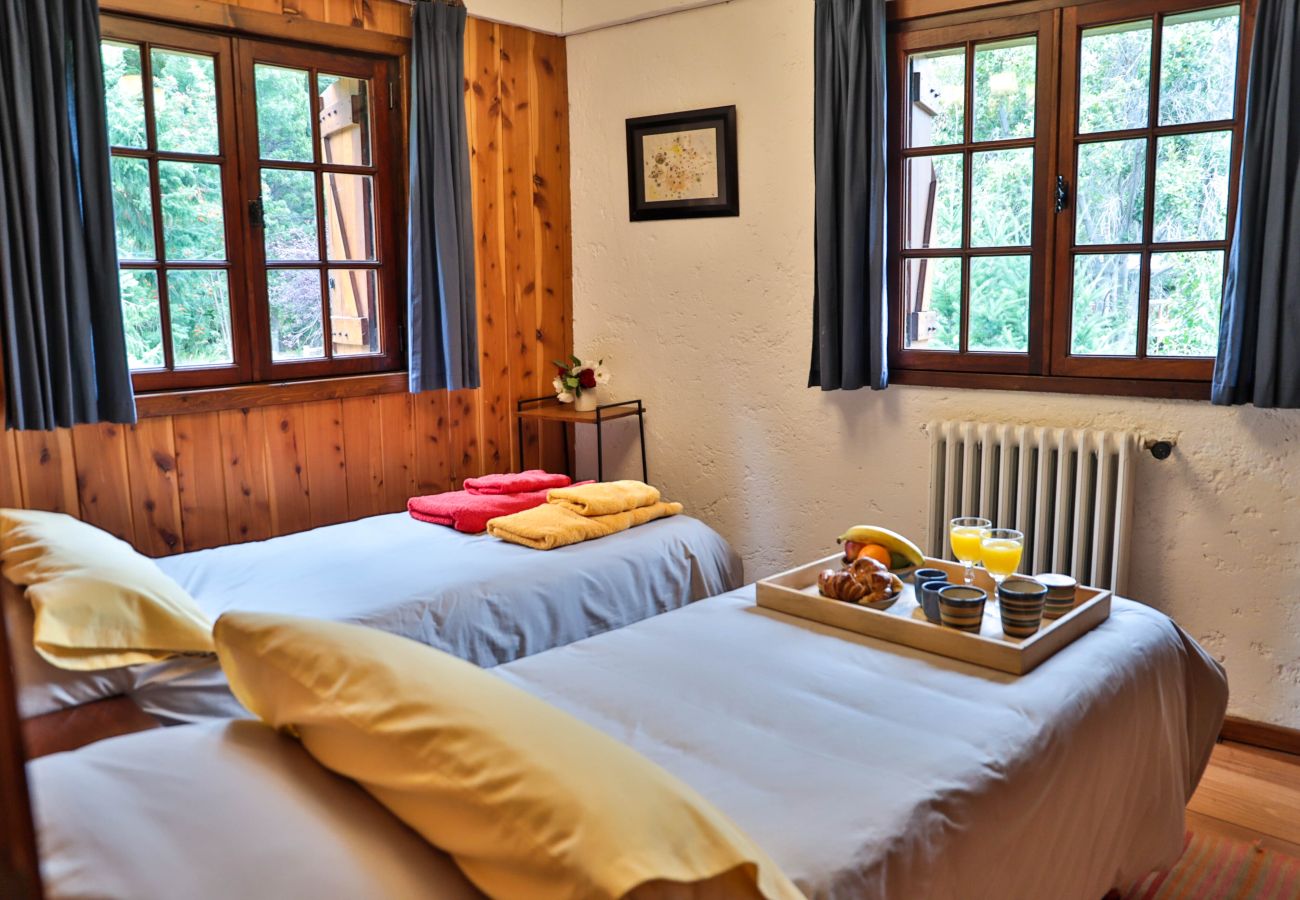 Casa a San Carlos de Bariloche - Peni14c Lindísima casa con increíble vista al Nahuel Huapi y deck sobre el lago.