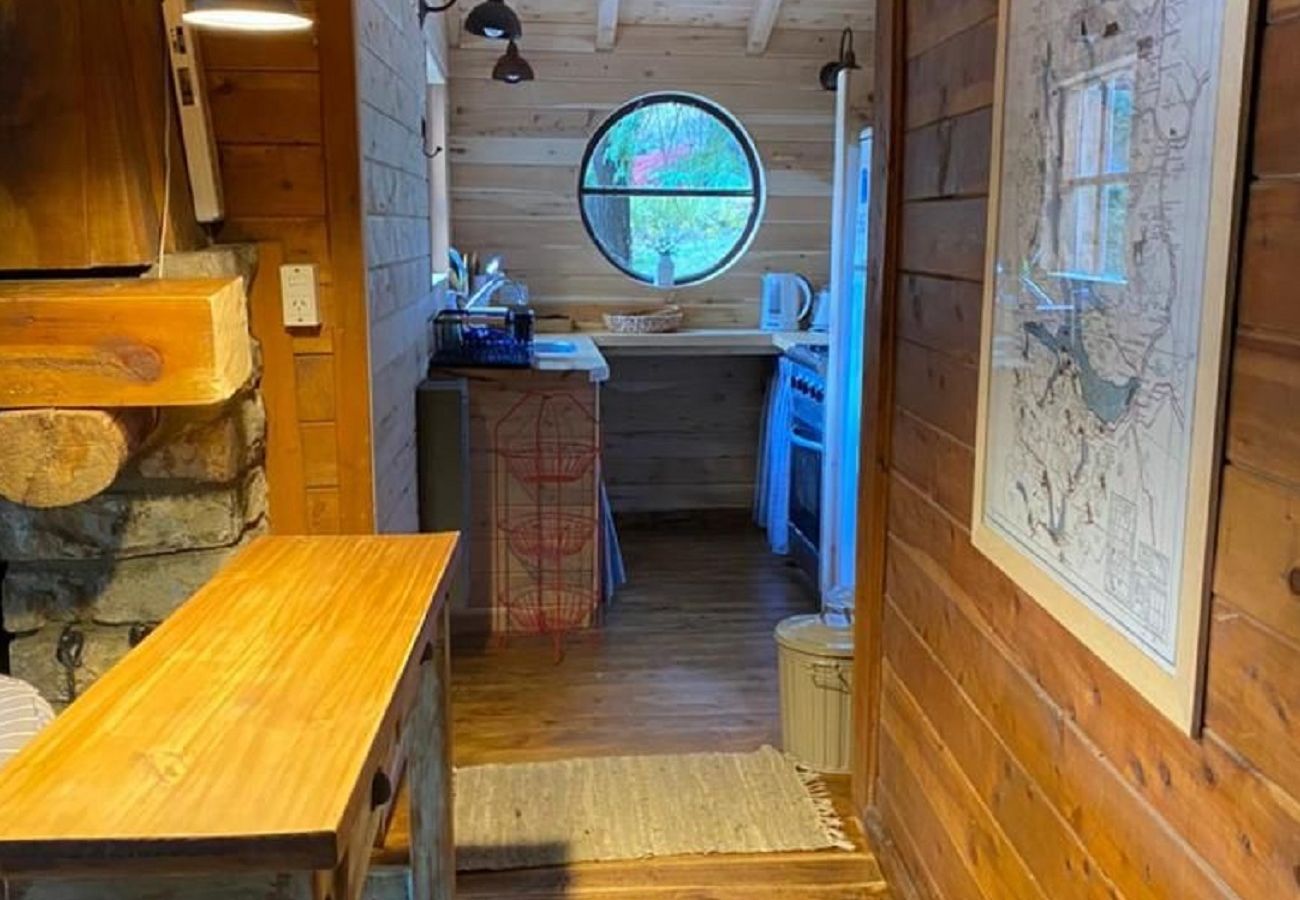Baita a San Carlos de Bariloche - TREBOL 02C -CALIDA CABAÑA DE TRONCOS EN LA COSTA DE LA LAGUNA EL TRÉBOL