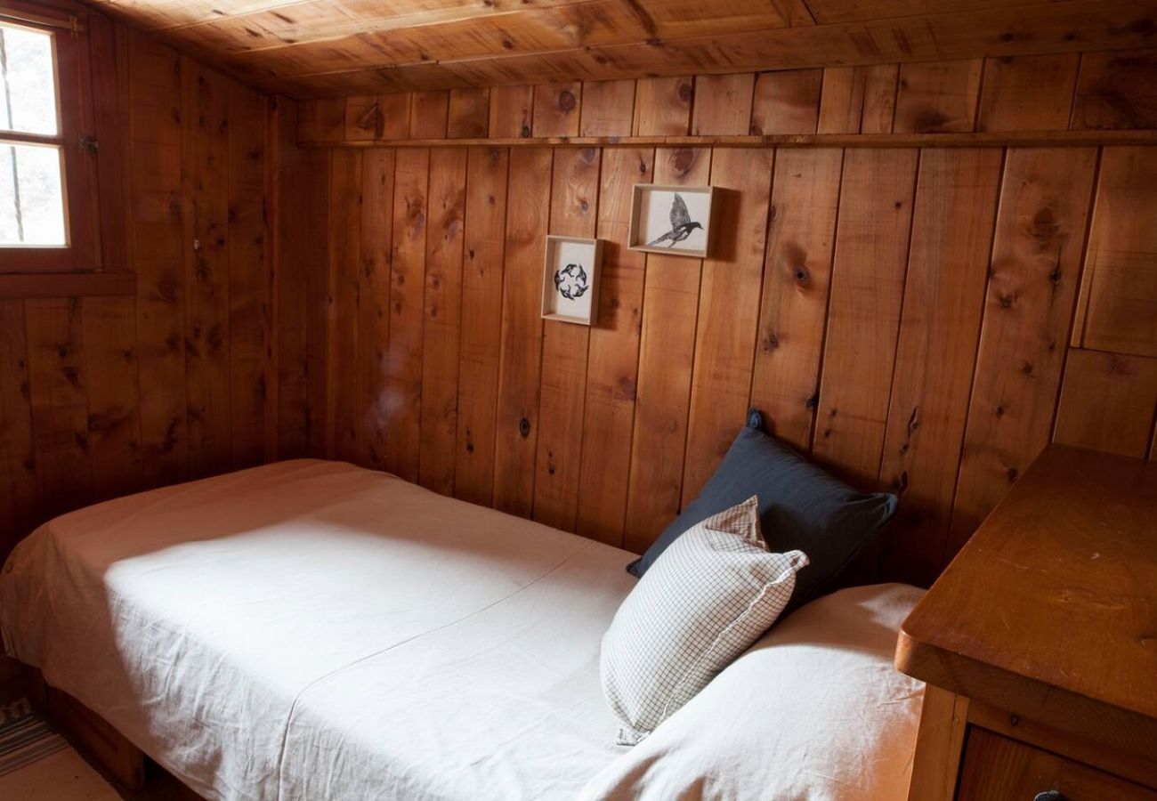 Baita a San Carlos de Bariloche - TREBOL 02C -CALIDA CABAÑA DE TRONCOS EN LA COSTA DE LA LAGUNA EL TRÉBOL