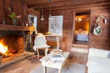 Baita a San Carlos de Bariloche - TREBOL 02C -CALIDA CABAÑA DE TRONCOS EN LA COSTA DE LA LAGUNA EL TRÉBOL