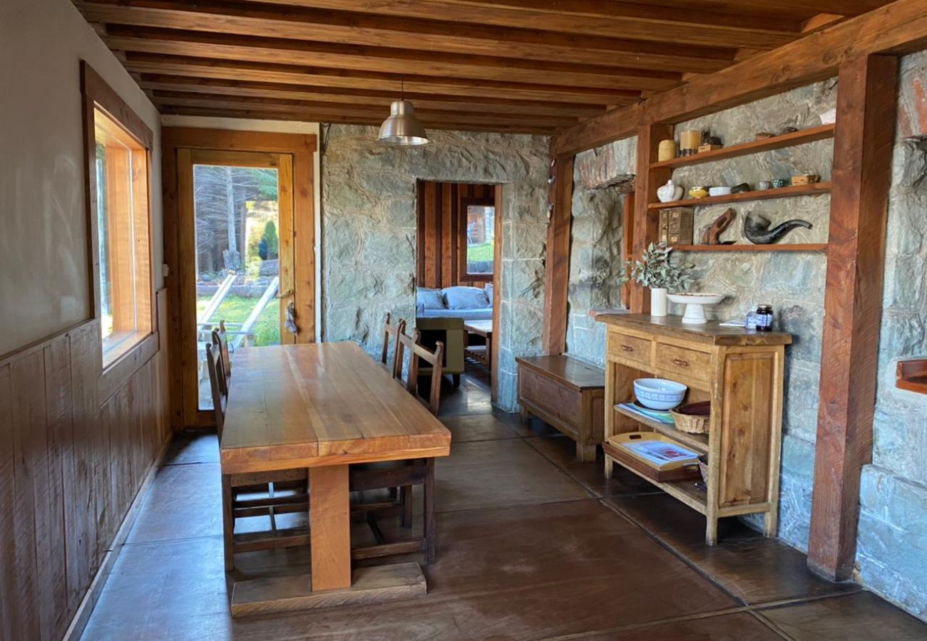 Casa a San Carlos de Bariloche - Peni11 Casa ubicada en una exclusiva chacra de 3.5 hectáreas con costa de lago y muelle