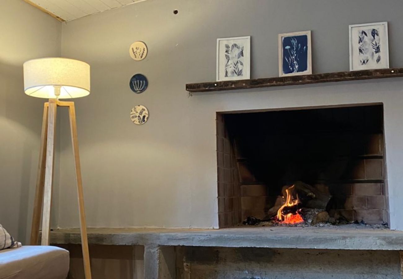 Casa a San Carlos de Bariloche - Casa ubicada en una exclusiva chacra de 3.5 hectáreas con costa de lago y muelle