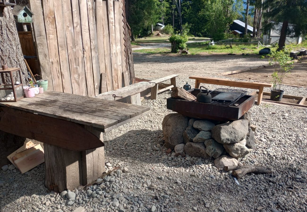 Casa a San Carlos de Bariloche - Casa ubicada en una exclusiva chacra de 3.5 hectáreas con costa de lago y muelle