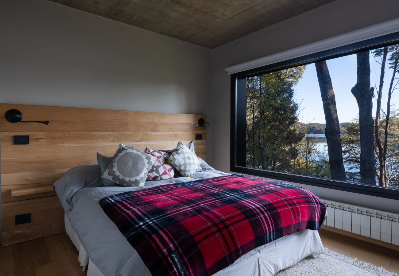 Casa a San Carlos de Bariloche - MORE26 Espectacular casa moderna con costa en el Lago Moreno