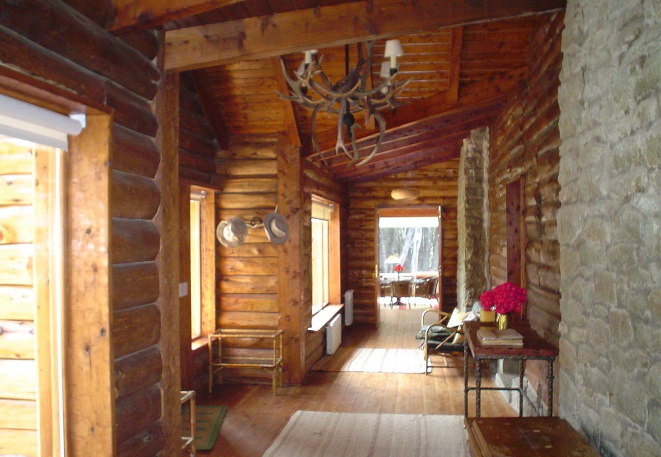 Casa a San Carlos de Bariloche - Peni08 Cálida e histórica  propiedad ubicada en un predio de  8 hectáreas