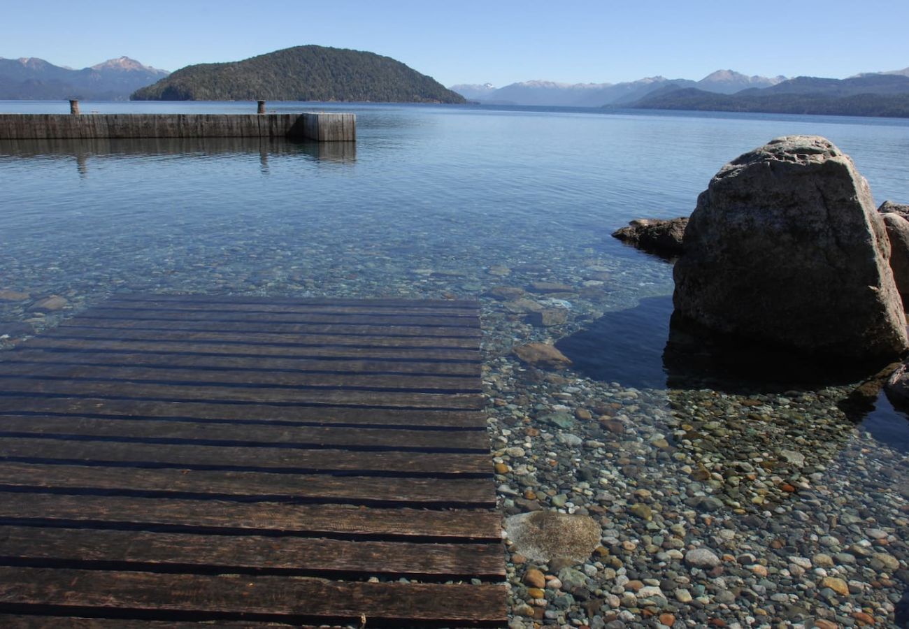 Casa a San Carlos de Bariloche - Peni08 Cálida e histórica  propiedad ubicada en un predio de  8 hectáreas