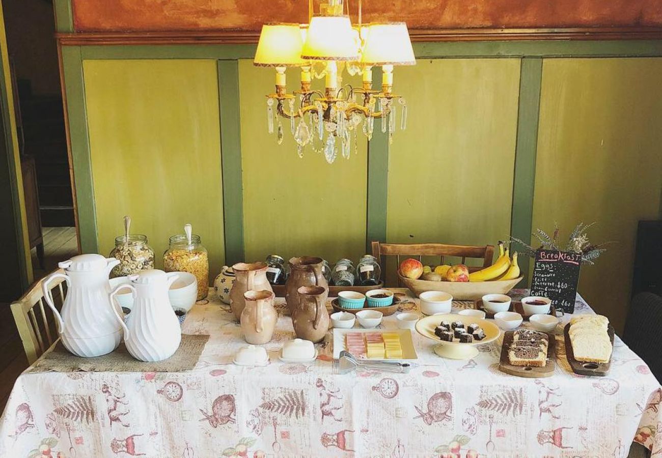 Casa a San Carlos de Bariloche - CÁLIDA CASONA ALPINA FRENTE AL LAGO NAHUEL HUAPI
