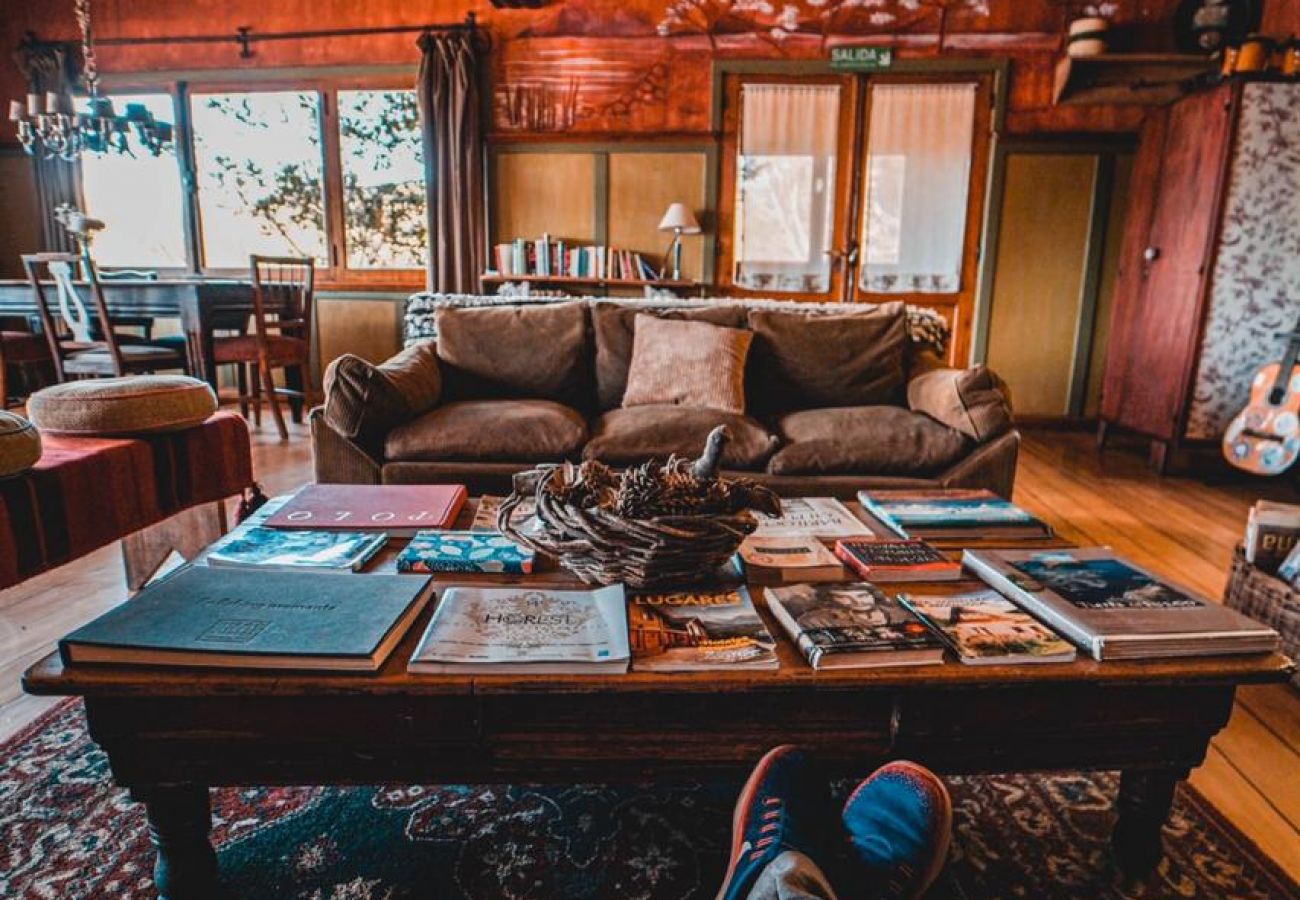 Casa a San Carlos de Bariloche - CÁLIDA CASONA ALPINA FRENTE AL LAGO NAHUEL HUAPI