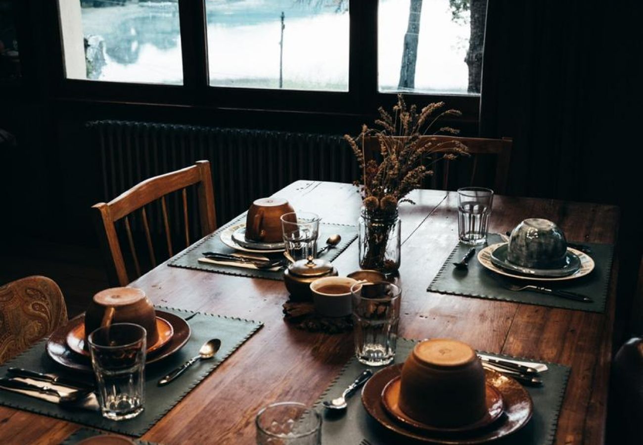Casa a San Carlos de Bariloche - CÁLIDA CASONA ALPINA FRENTE AL LAGO NAHUEL HUAPI