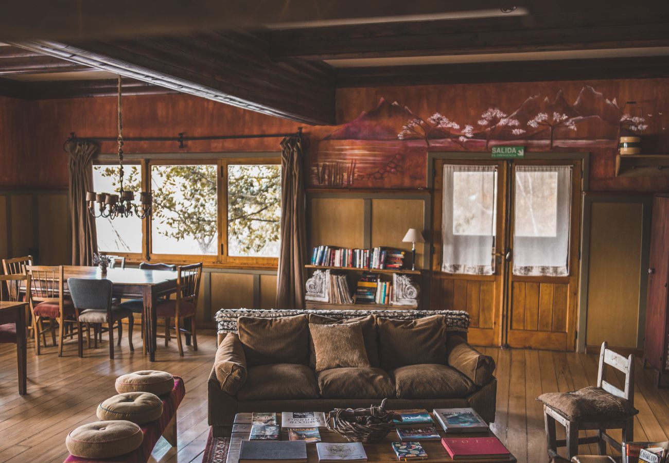Casa a San Carlos de Bariloche - CÁLIDA CASONA ALPINA FRENTE AL LAGO NAHUEL HUAPI