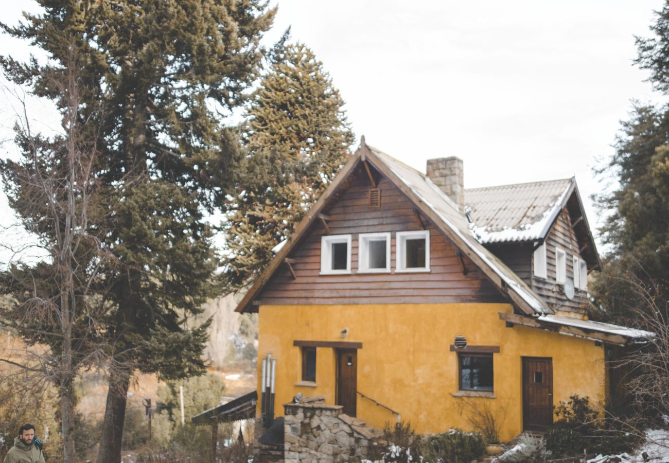 Casa a San Carlos de Bariloche - CÁLIDA CASONA ALPINA FRENTE AL LAGO NAHUEL HUAPI