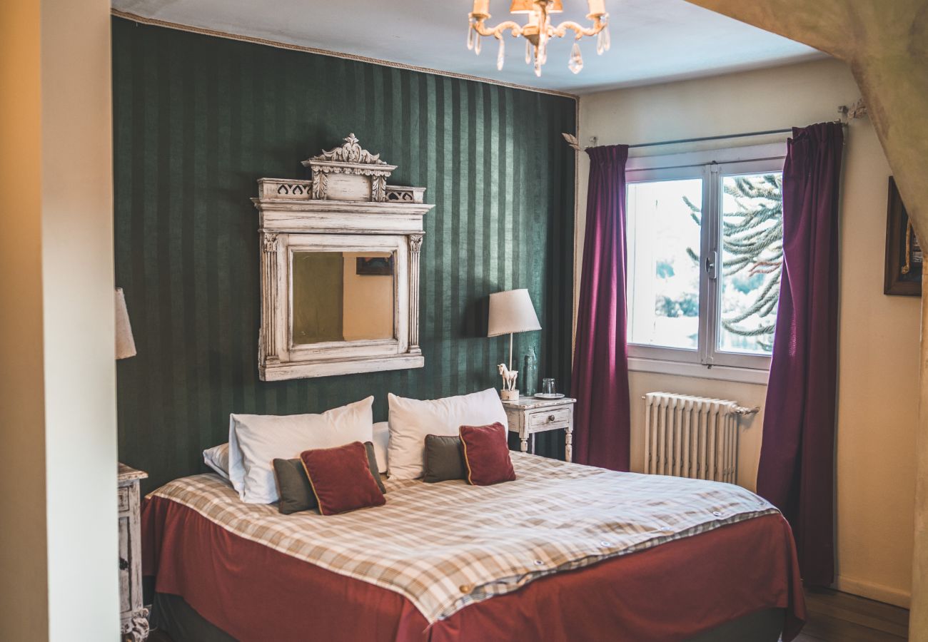 Casa a San Carlos de Bariloche - CÁLIDA CASONA ALPINA FRENTE AL LAGO NAHUEL HUAPI