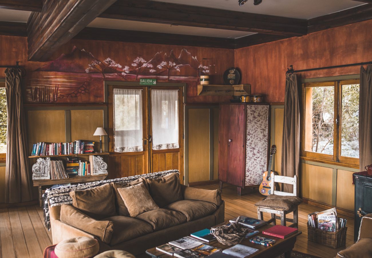 Casa a San Carlos de Bariloche - CÁLIDA CASONA ALPINA FRENTE AL LAGO NAHUEL HUAPI
