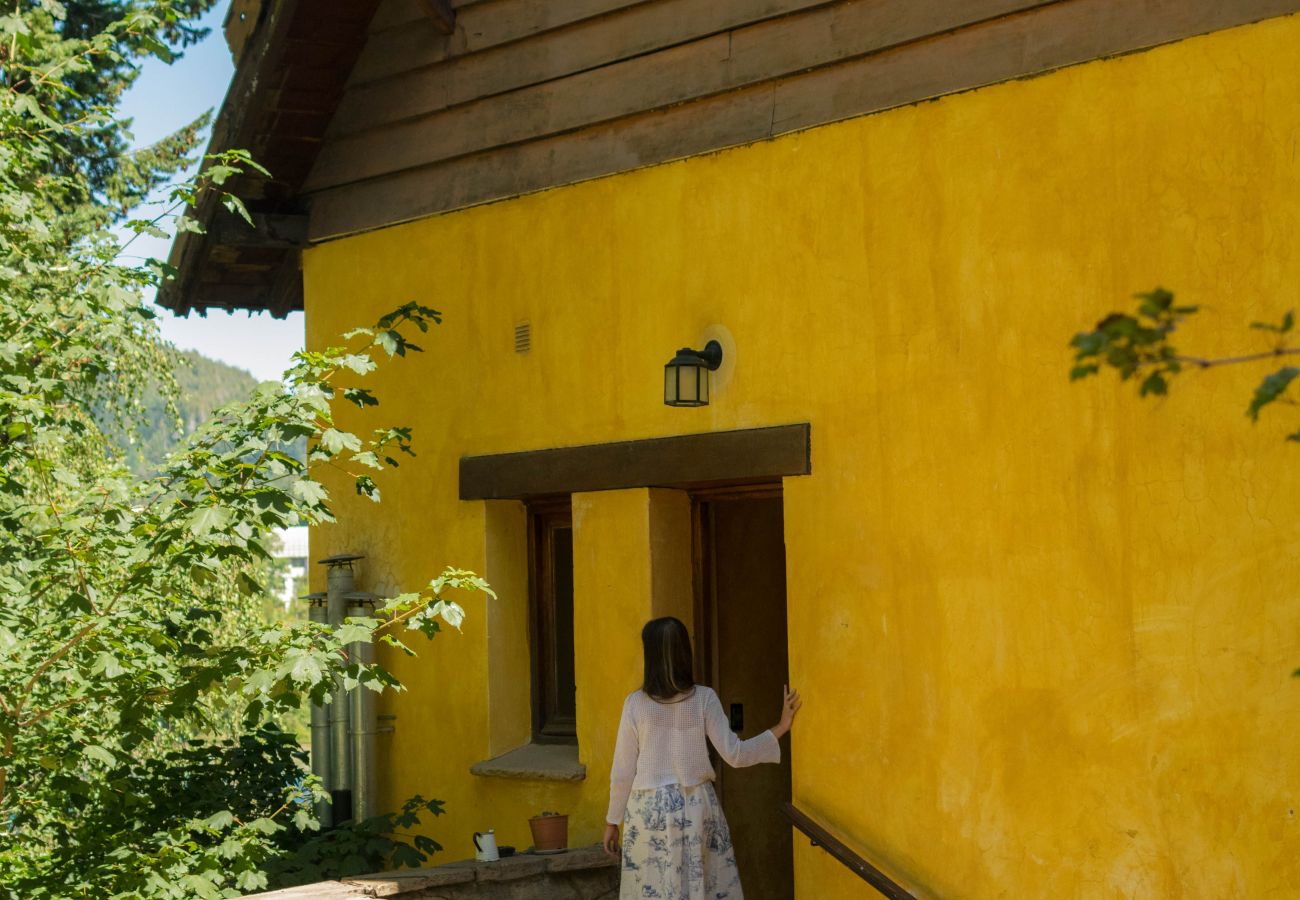 Casa a San Carlos de Bariloche - CÁLIDA CASONA ALPINA FRENTE AL LAGO NAHUEL HUAPI