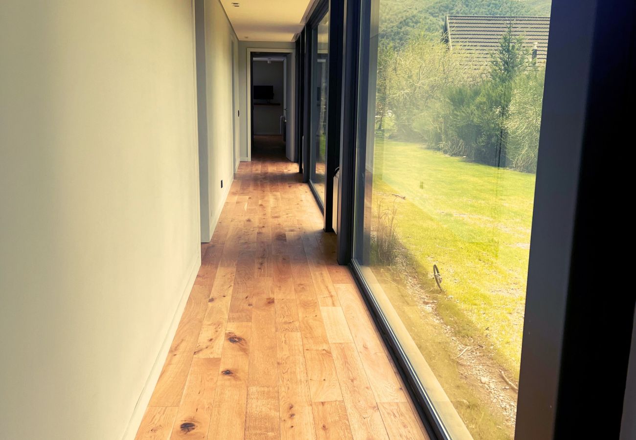 Casa a San Carlos de Bariloche - ARE42 - MODERNA Y LUMINOSA  CASA EN ARELAUQUEN