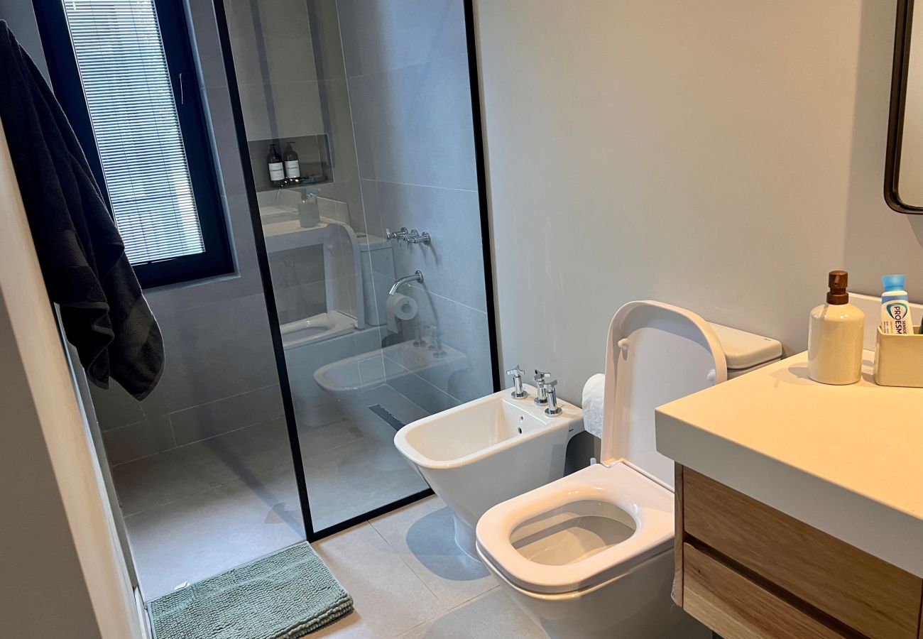 Casa a San Carlos de Bariloche - ARE42 - MODERNA Y LUMINOSA  CASA EN ARELAUQUEN