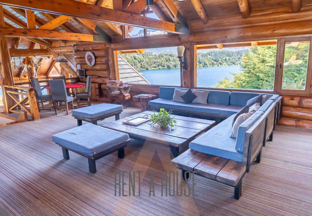Casa a San Carlos de Bariloche - Espectacular casa de 890 mts con dos piscinas climatizadas y costa de lago.