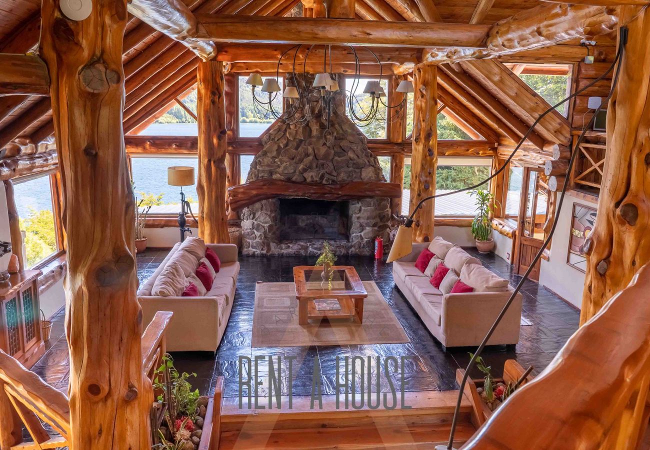 Casa a San Carlos de Bariloche - Espectacular casa de 890 mts con dos piscinas climatizadas y costa de lago.