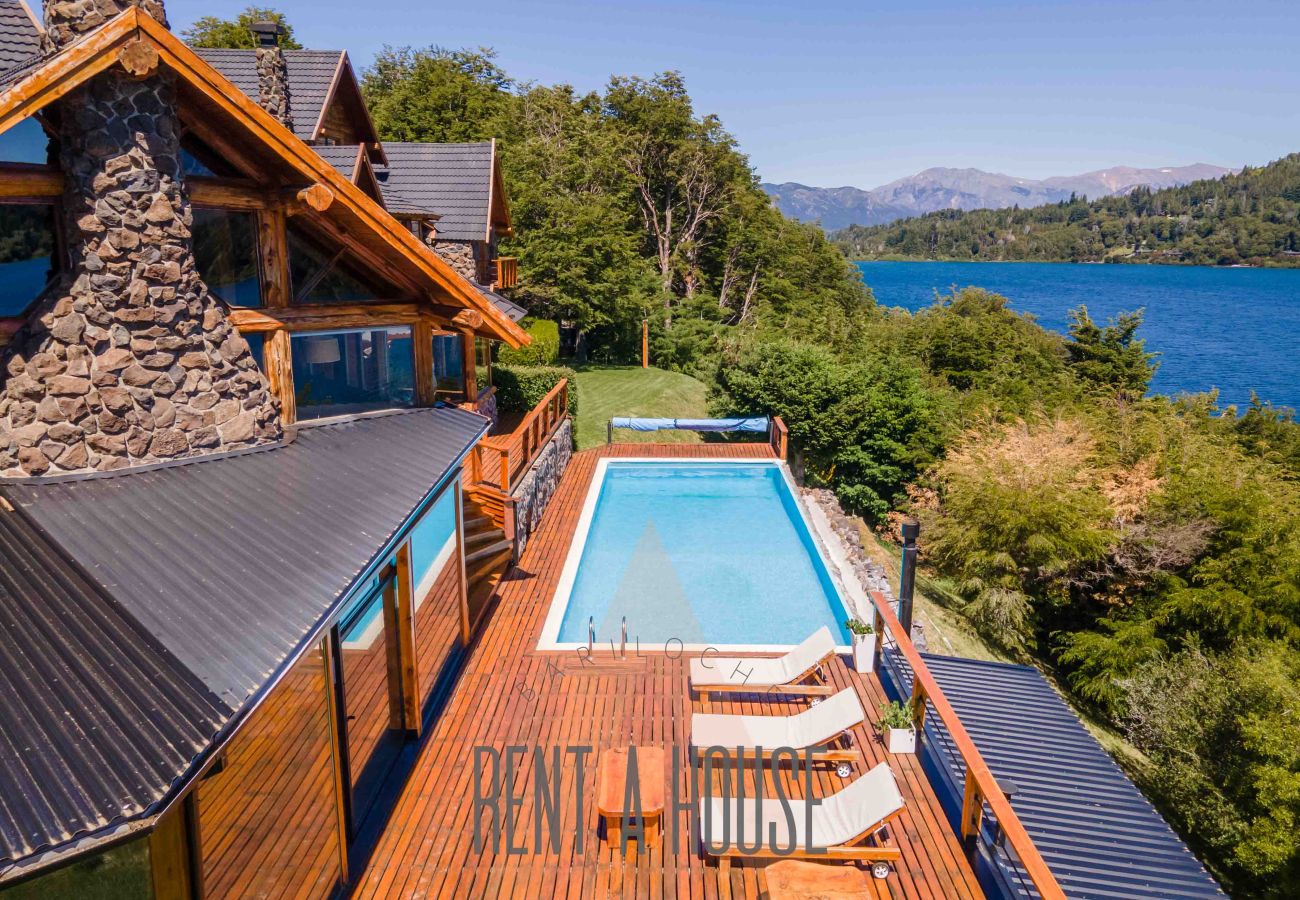Casa a San Carlos de Bariloche - Espectacular casa de 890 mts con dos piscinas climatizadas y costa de lago.