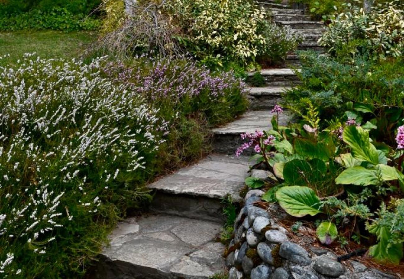 Casa a San Carlos de Bariloche - MORE19 Casona y Cabaña ubicada en la Divina Península Llao LLao 