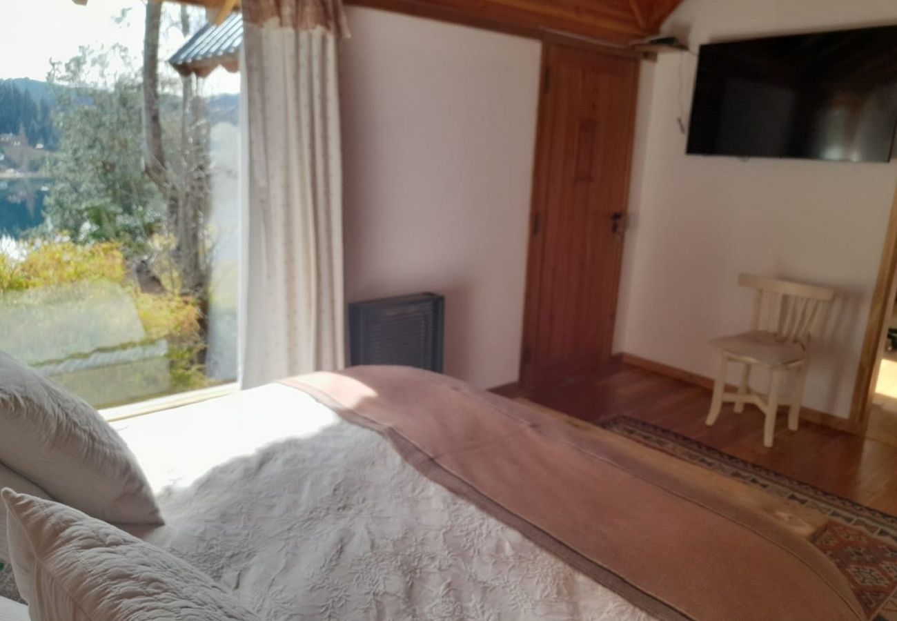 Casa a San Carlos de Bariloche - MORE19 Casona y Cabaña ubicada en la Divina Península Llao LLao 