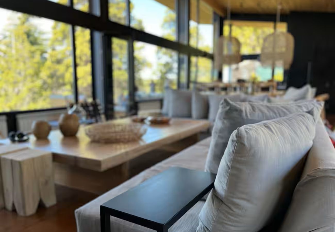 Casa a San Carlos de Bariloche - CASA CHIC EN BARILOCHE, CON COSTA Y PILETA - 