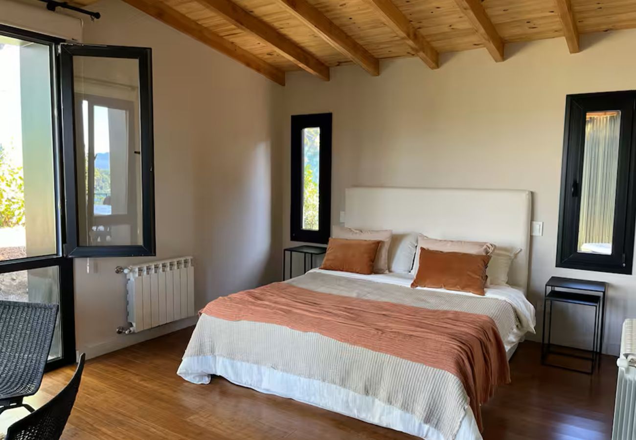 Casa a San Carlos de Bariloche - CASA CHIC EN BARILOCHE, CON COSTA Y PILETA - 