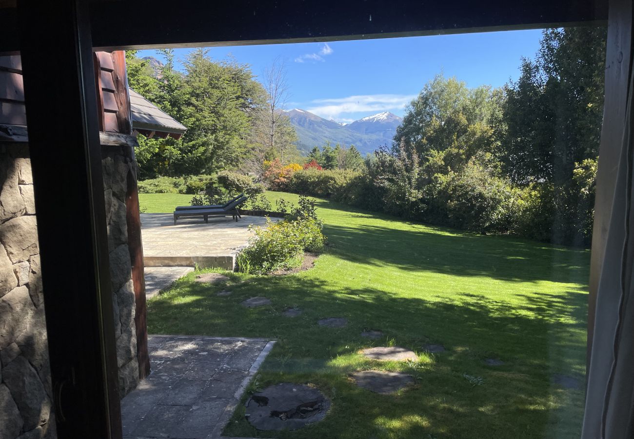 Casa a San Carlos de Bariloche - ARE26 CÓMODA CASA CON VISTA AL LAGO Y MUY CERCA DEL STARTER DEL GOLF