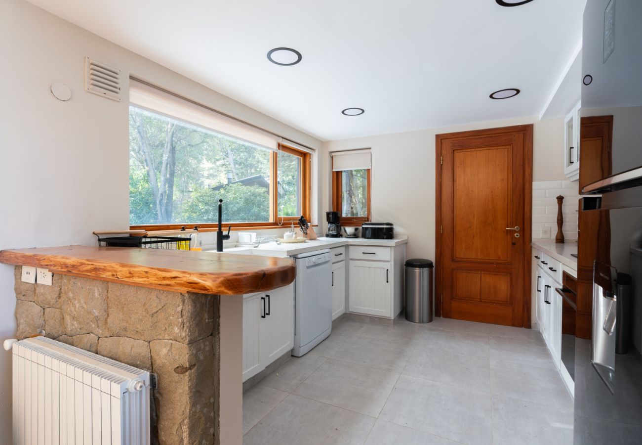 Casa a San Carlos de Bariloche - ARE26 CÓMODA CASA CON VISTA AL LAGO Y MUY CERCA DEL STARTER DEL GOLF