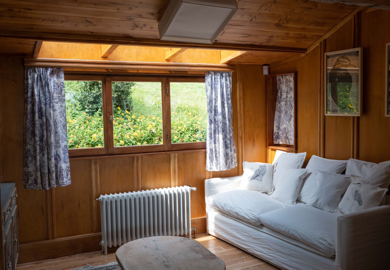 Casa a San Carlos de Bariloche - VIEW06 Excelente casa con vistas al lago Nahuel Huapi y un amplio parque arbolado