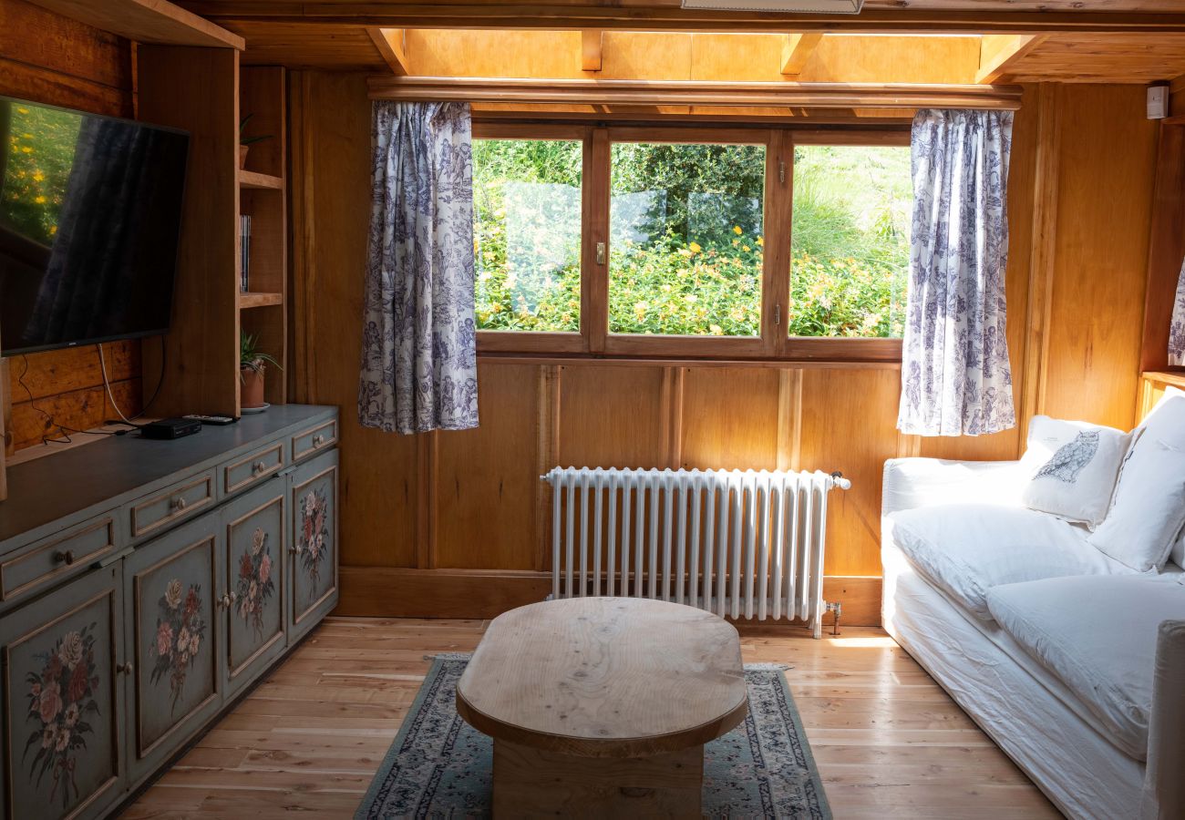 Casa a San Carlos de Bariloche - VIEW06 Excelente casa con vistas al lago Nahuel Huapi y un amplio parque arbolado